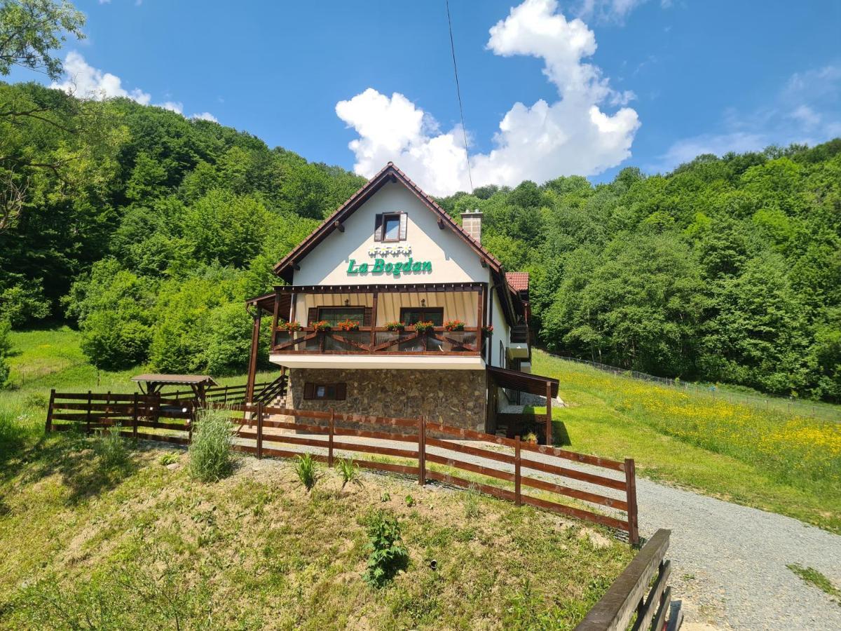 Green Mountain Resort Scrind-Frasinet ภายนอก รูปภาพ
