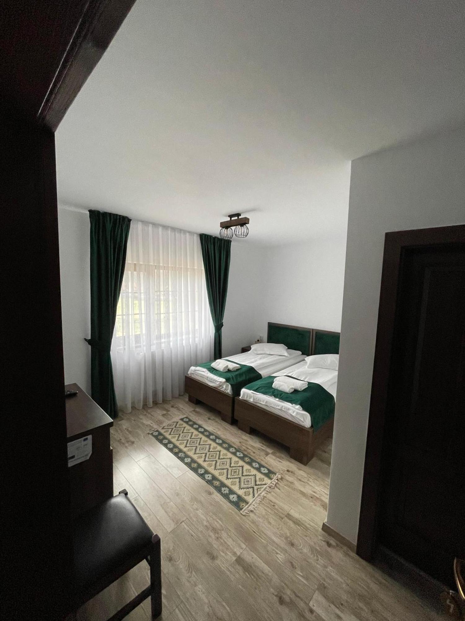 Green Mountain Resort Scrind-Frasinet ภายนอก รูปภาพ