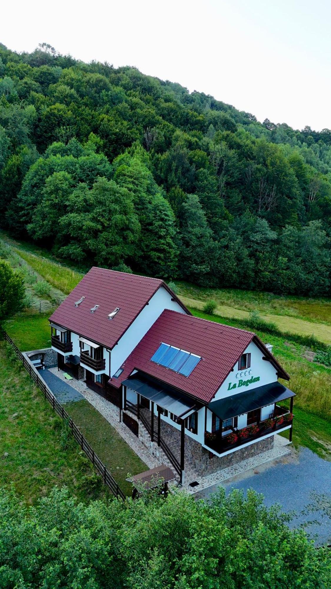 Green Mountain Resort Scrind-Frasinet ภายนอก รูปภาพ
